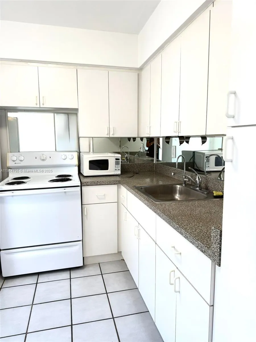 9225 Collins Ave, #307