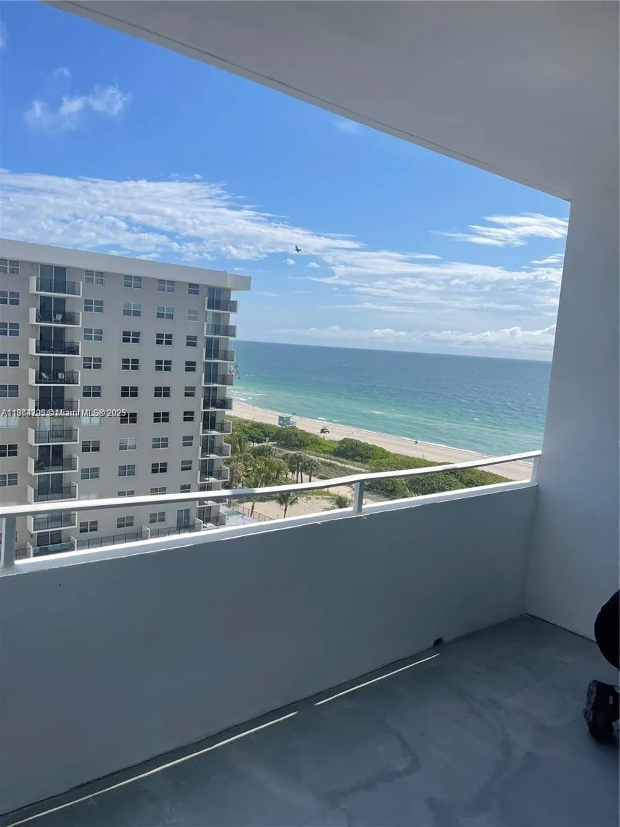 9225 Collins Ave, #307