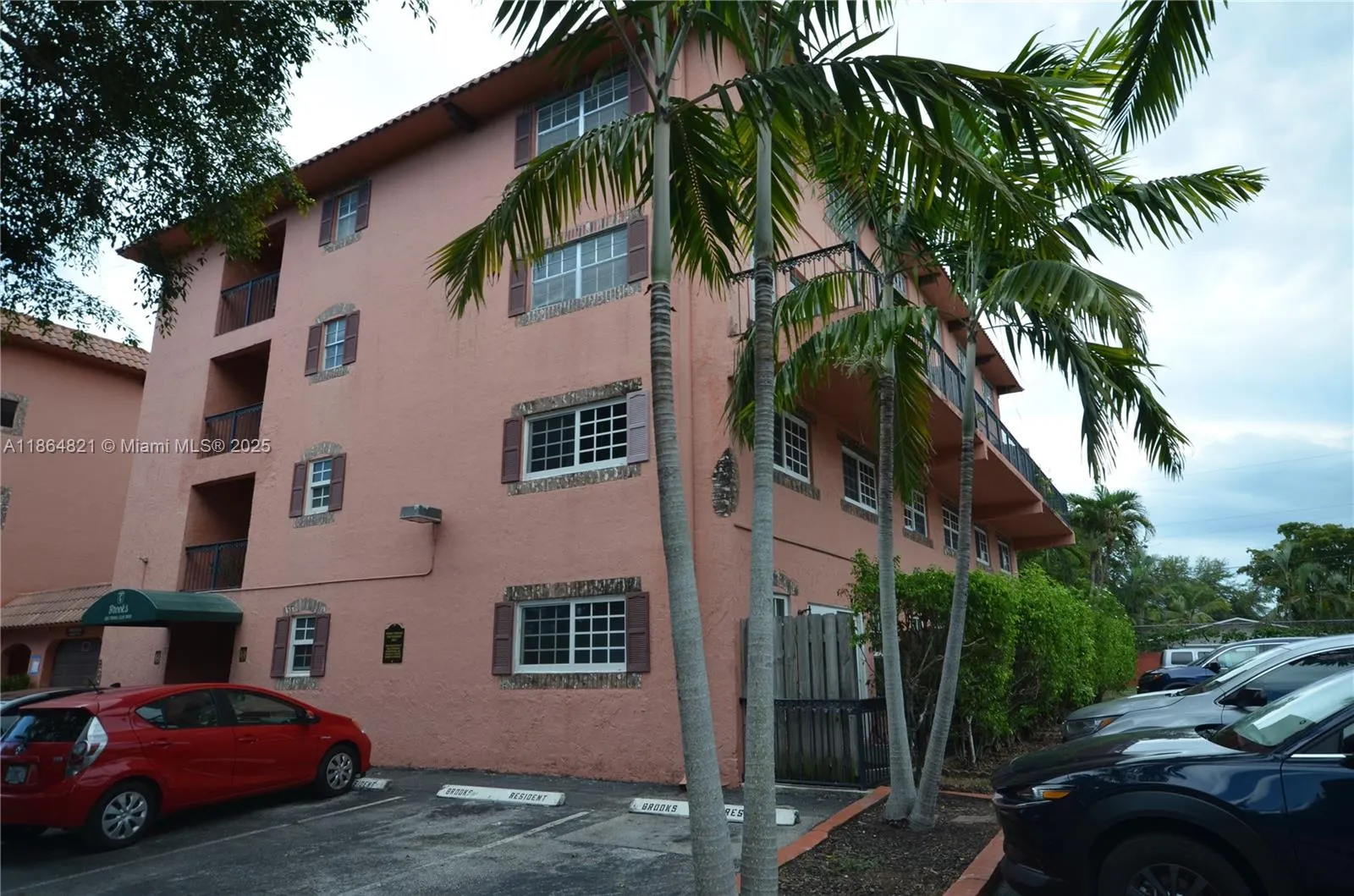 680 Tennis Club Dr, #107