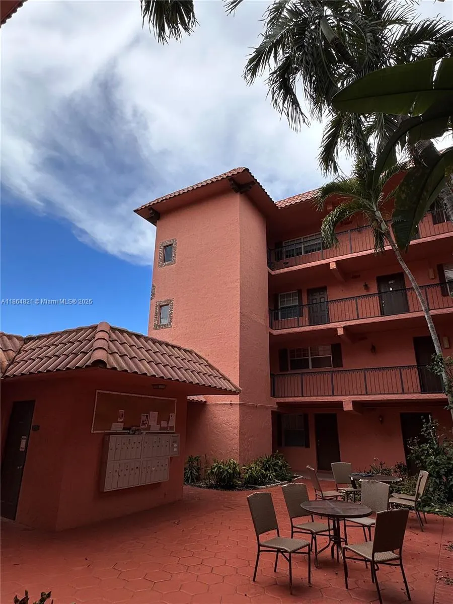 680 Tennis Club Dr, #107