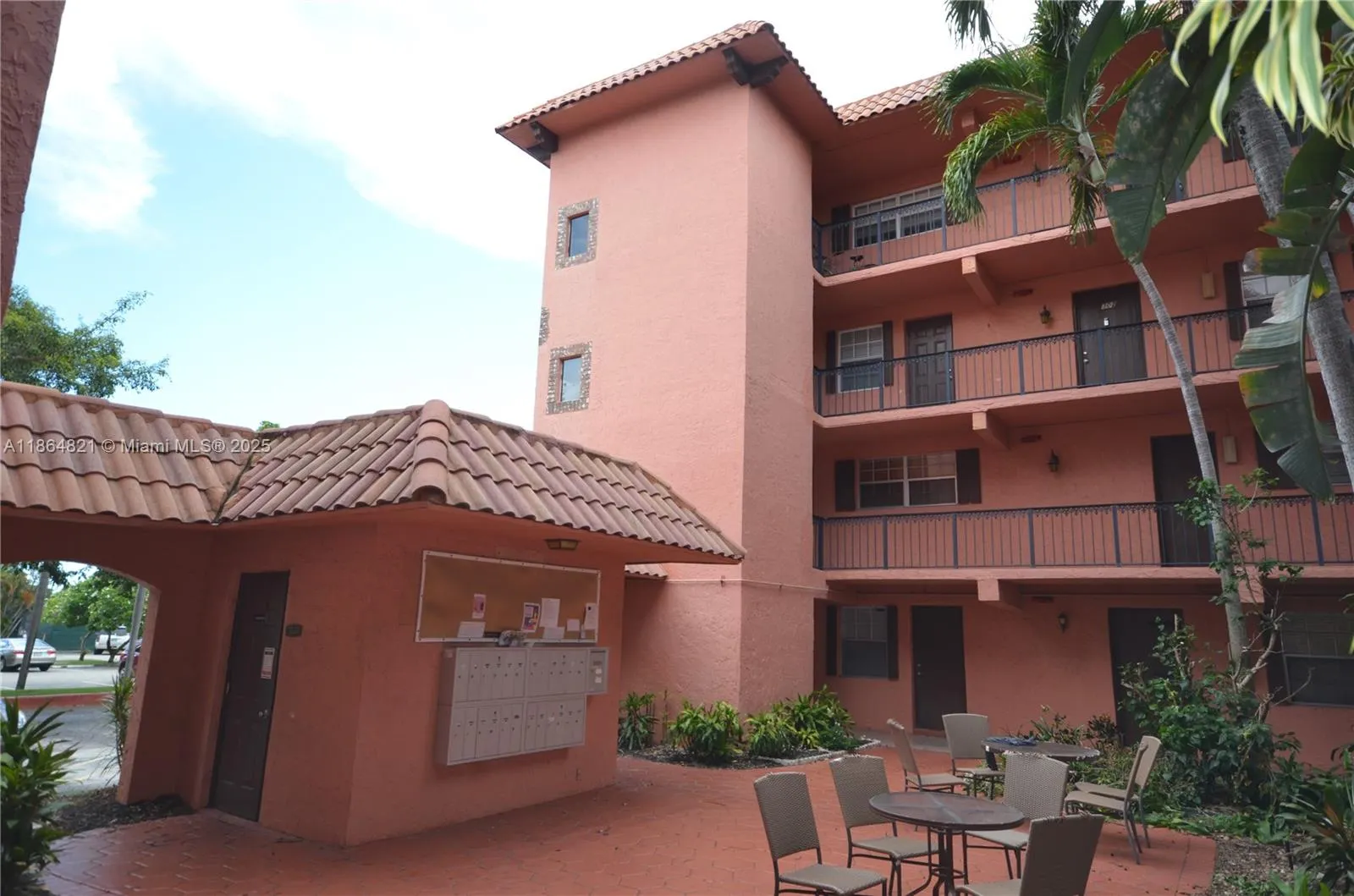 680 Tennis Club Dr, #107