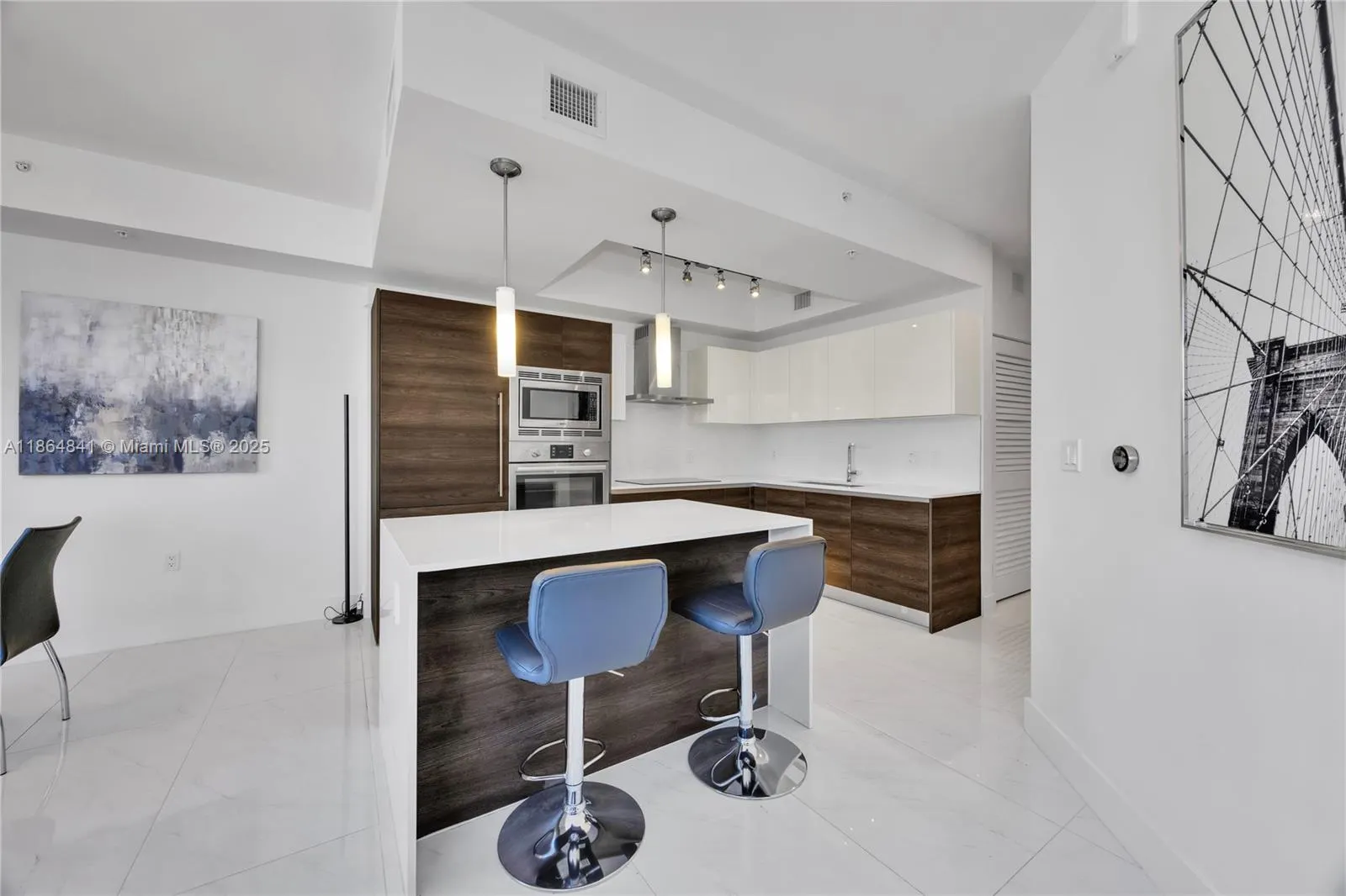 301 Altara Ave, #511