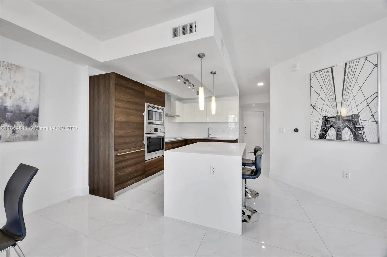 301 Altara Ave, #511