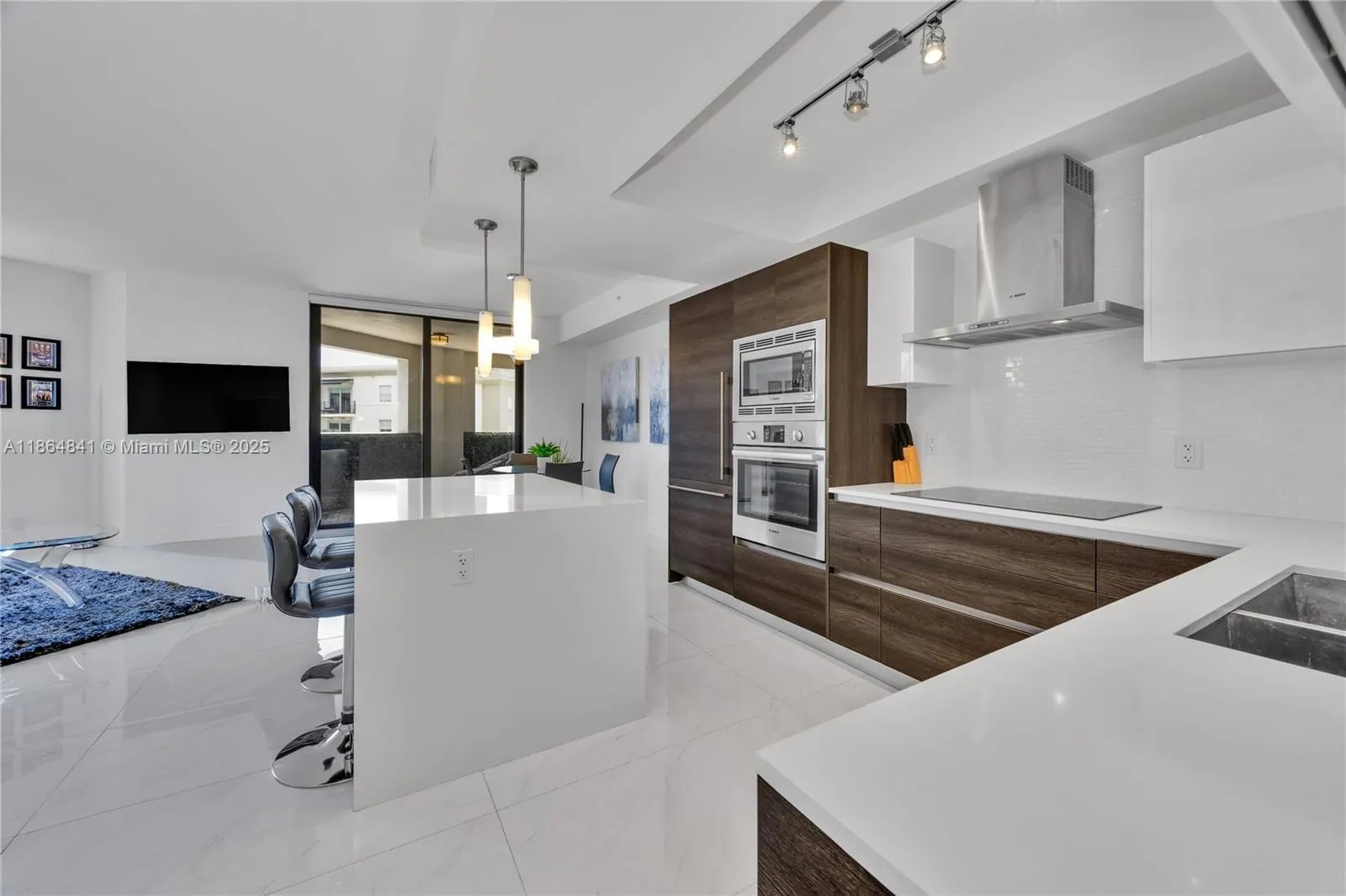 301 Altara Ave, #511