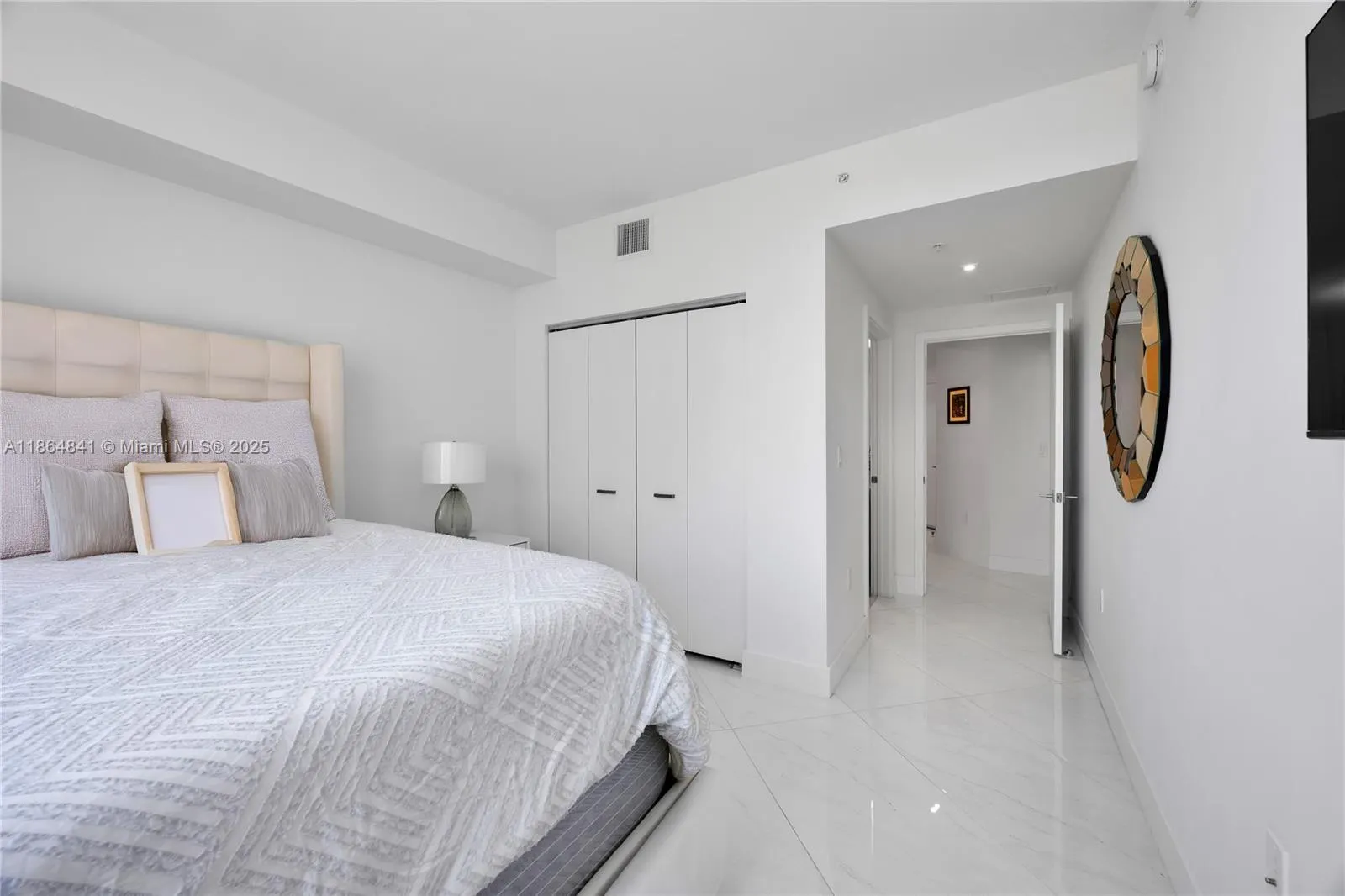 301 Altara Ave, #511