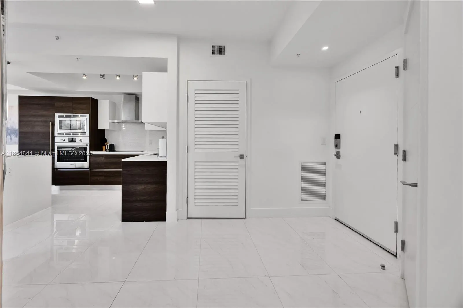 301 Altara Ave, #511