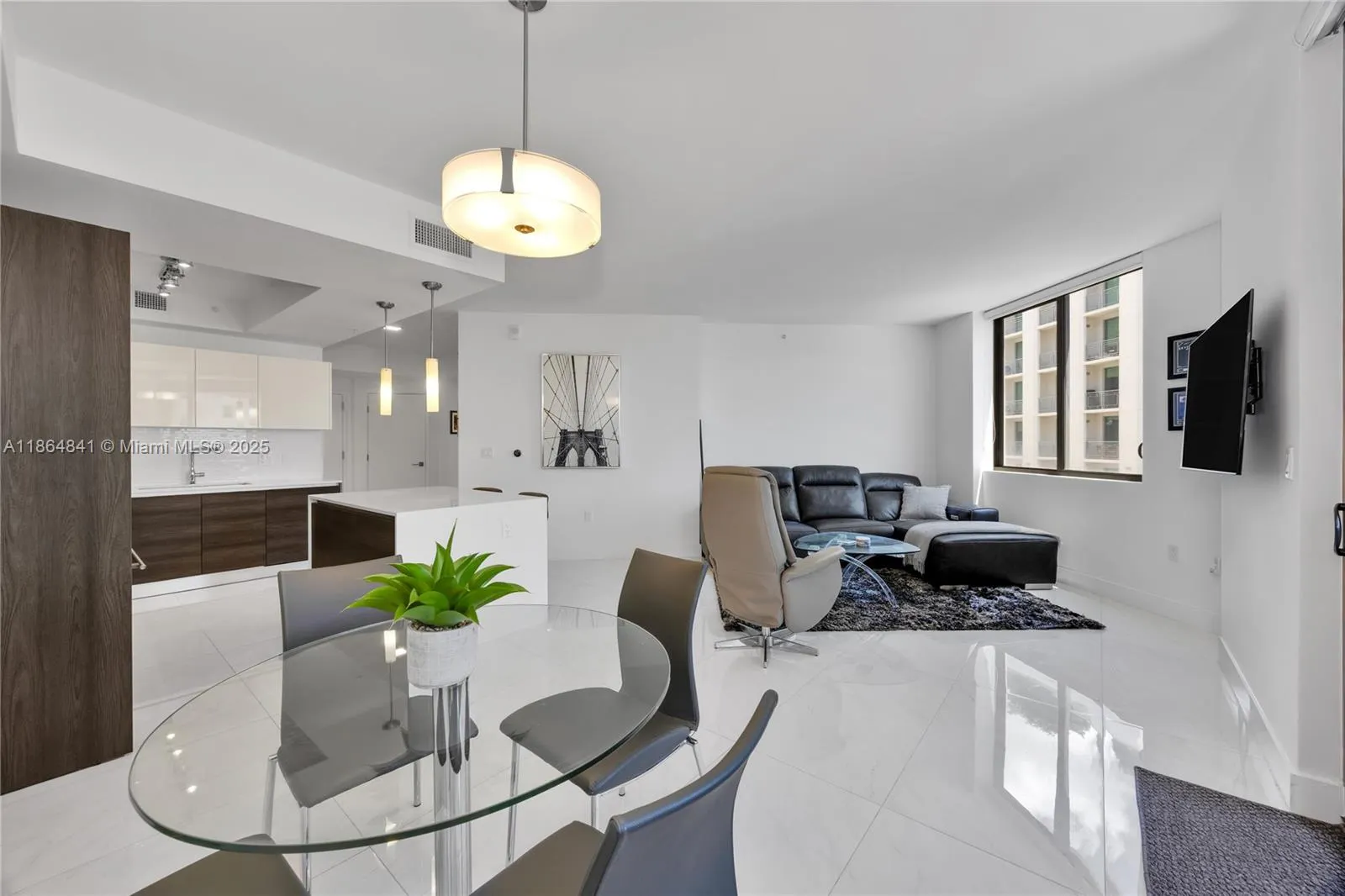 301 Altara Ave, #511