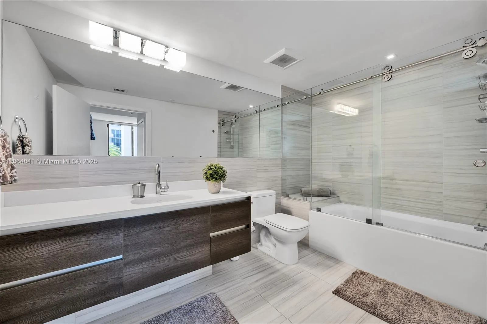 301 Altara Ave, #511