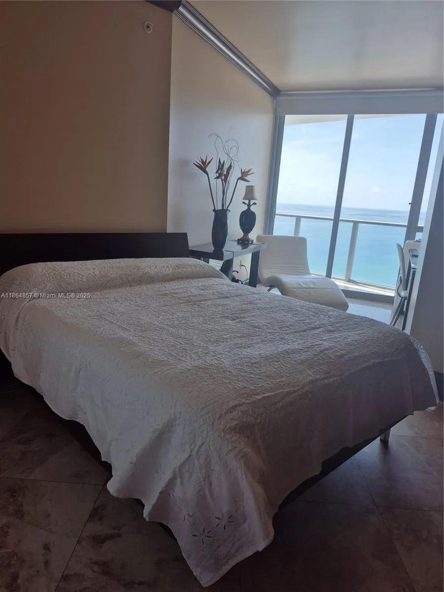 3101 S Ocean Dr, #2707