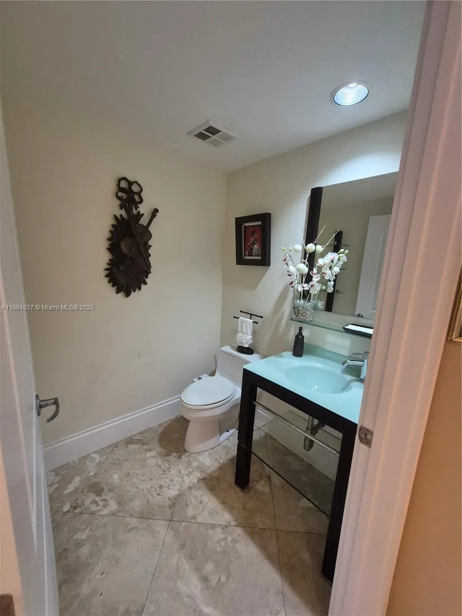 3101 S Ocean Dr, #2707