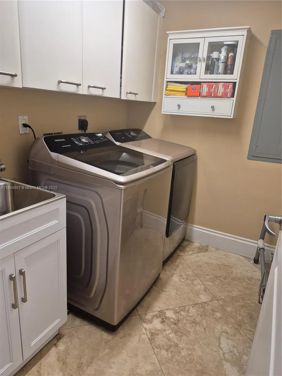 3101 S Ocean Dr, #2707