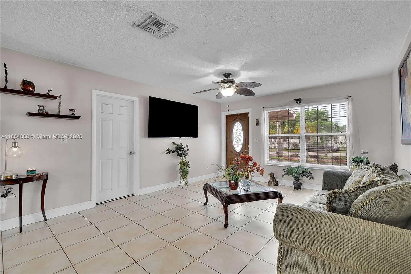 940 N 73rd Way
