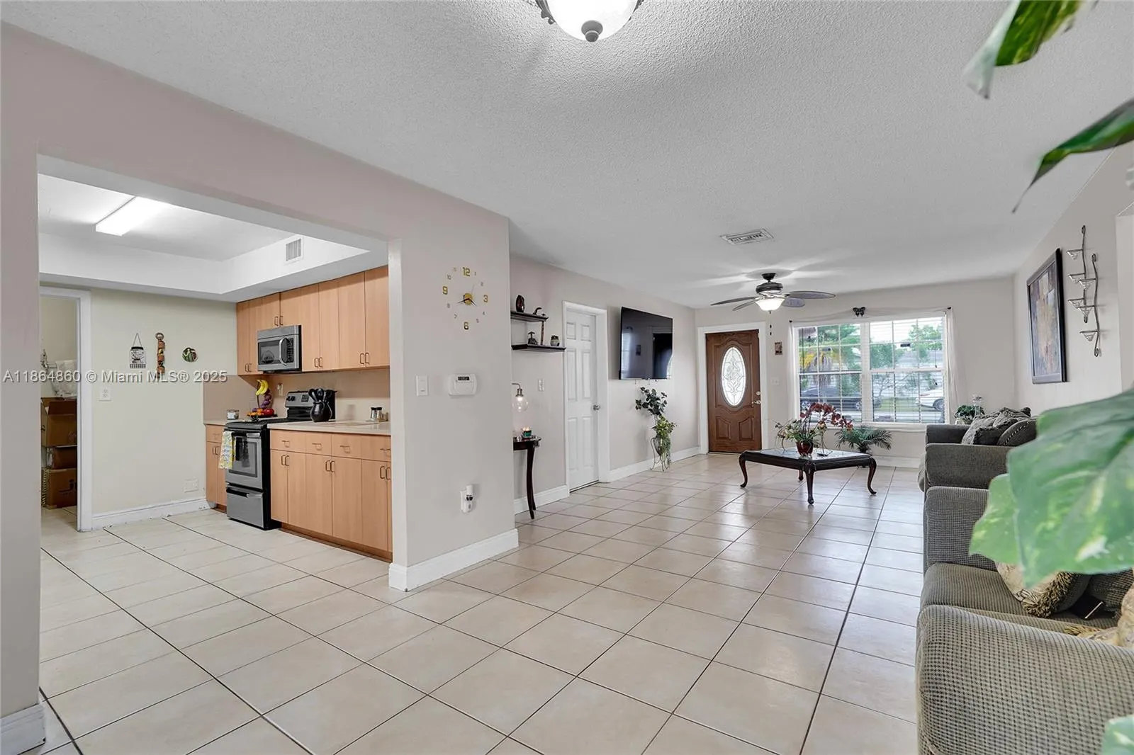 940 N 73rd Way