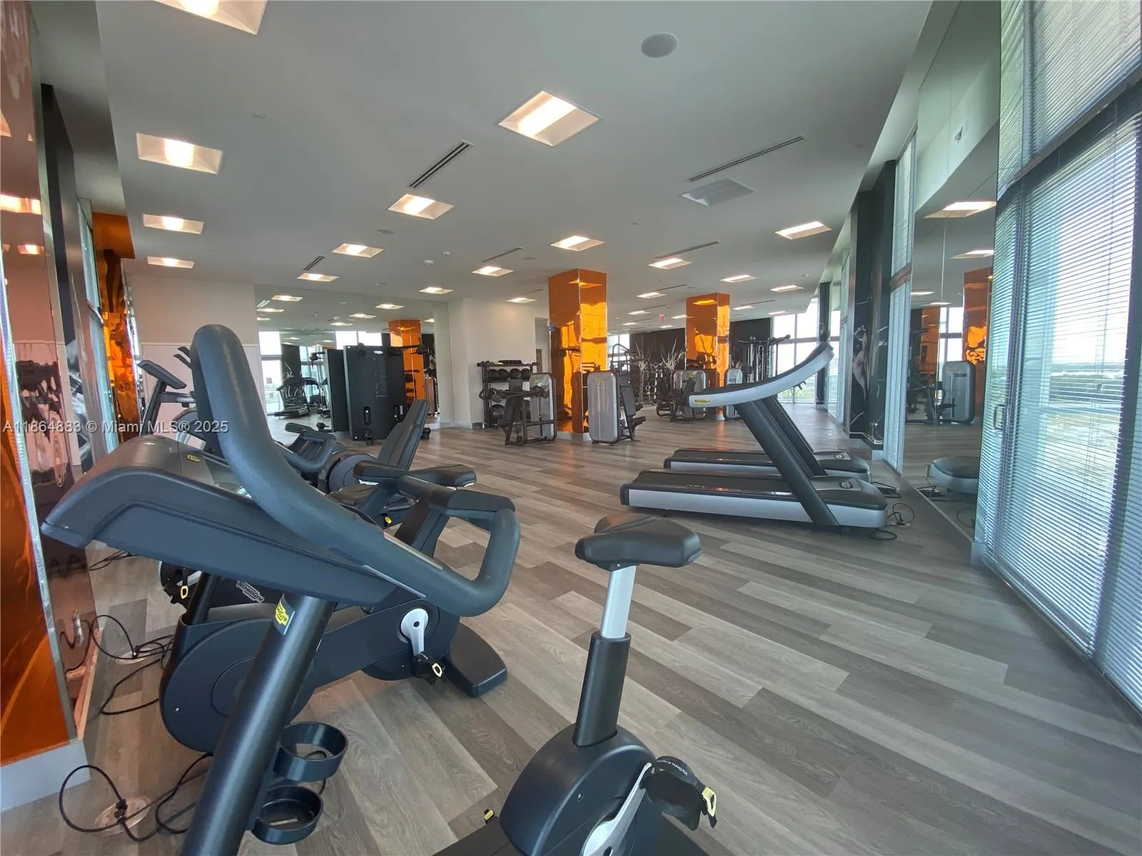2000 Metropica Way, #408