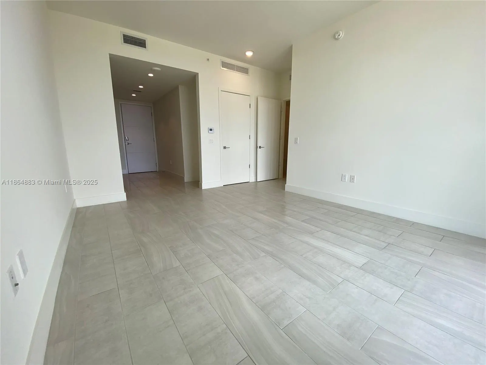 2000 Metropica Way, #408