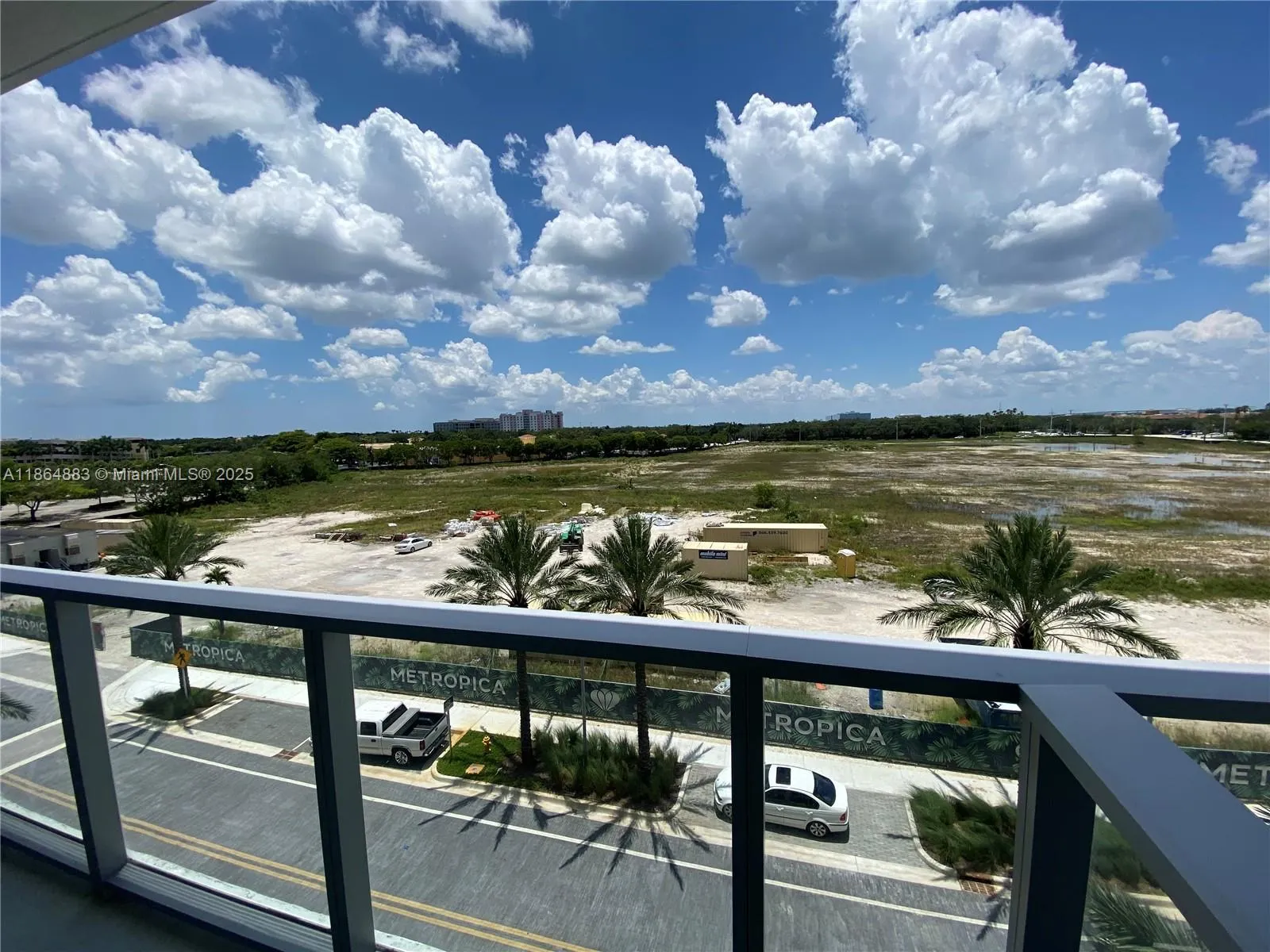 2000 Metropica Way, #408