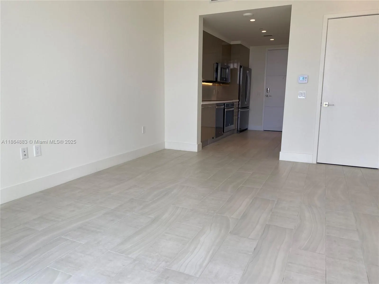 2000 Metropica Way, #408