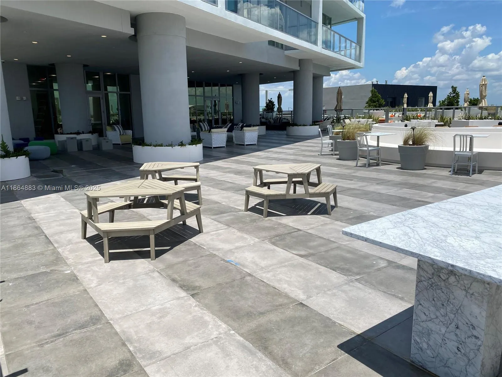 2000 Metropica Way, #408
