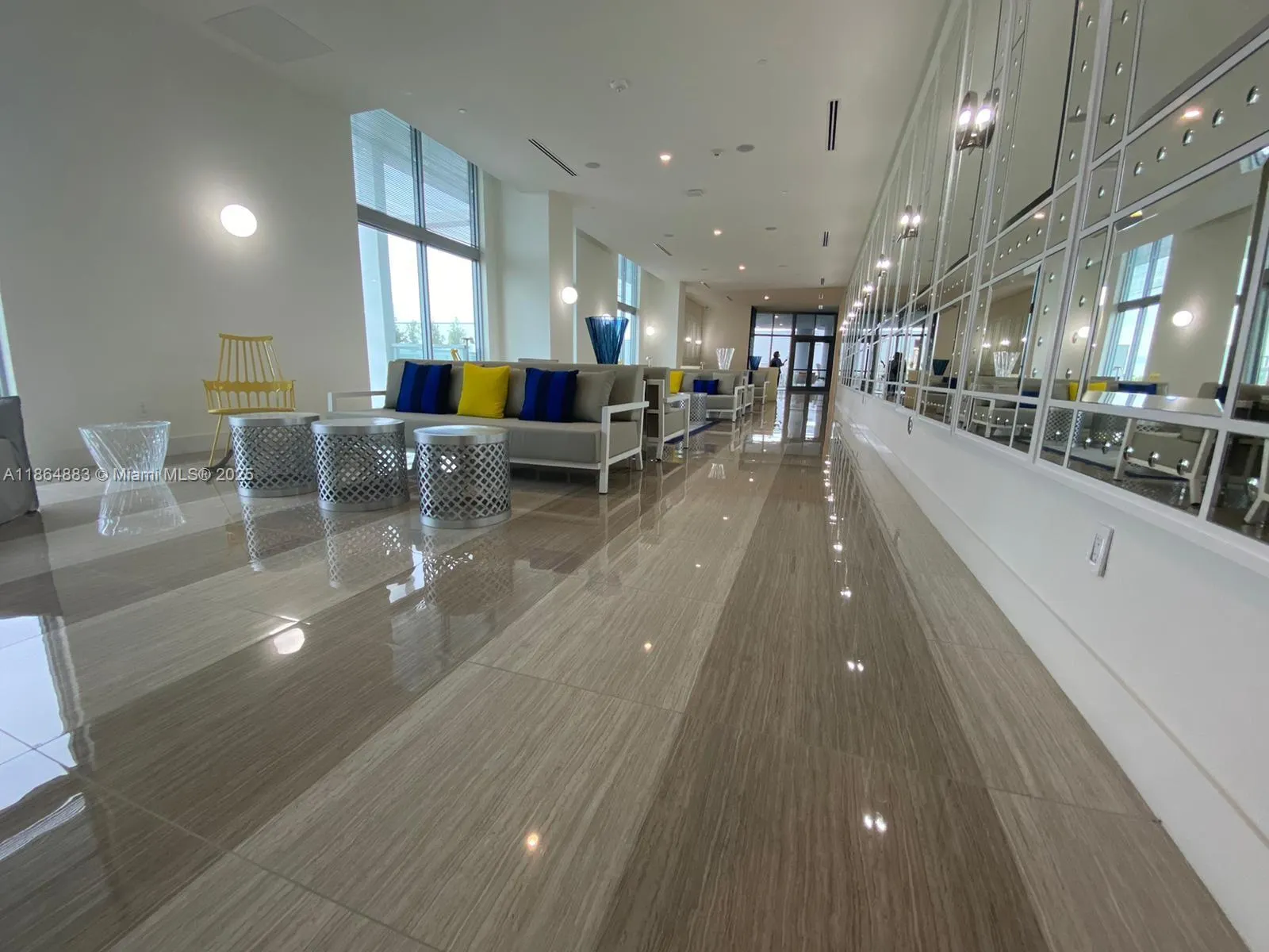 2000 Metropica Way, #408