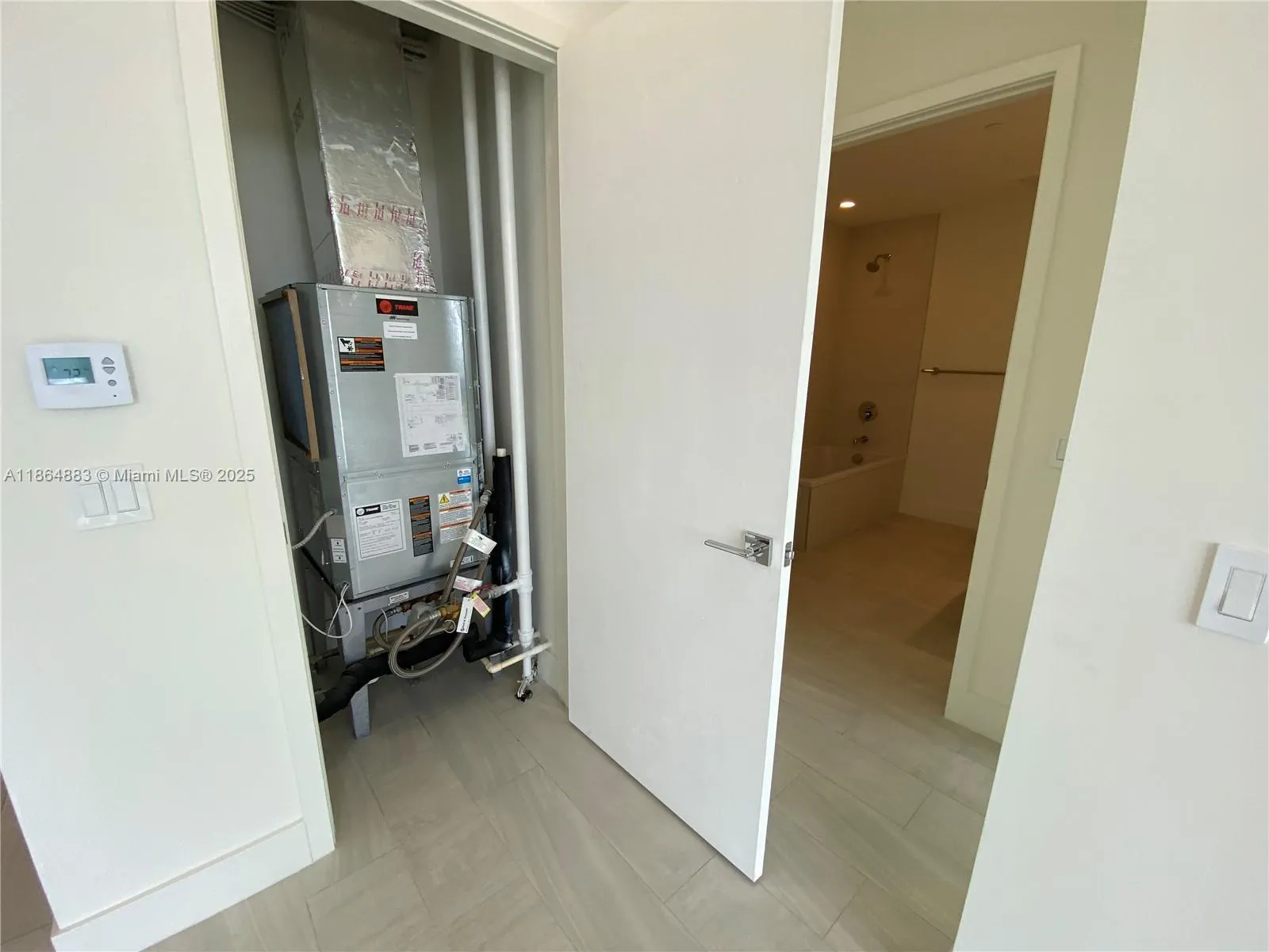2000 Metropica Way, #408