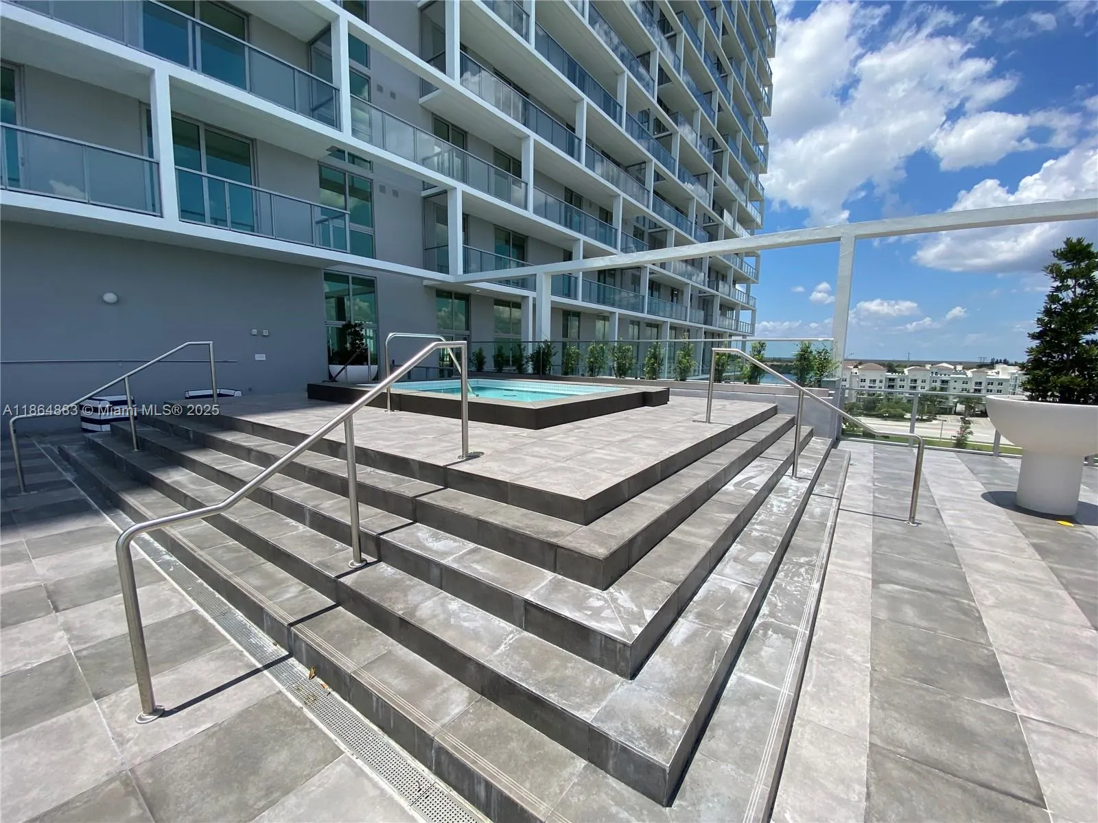 2000 Metropica Way, #408