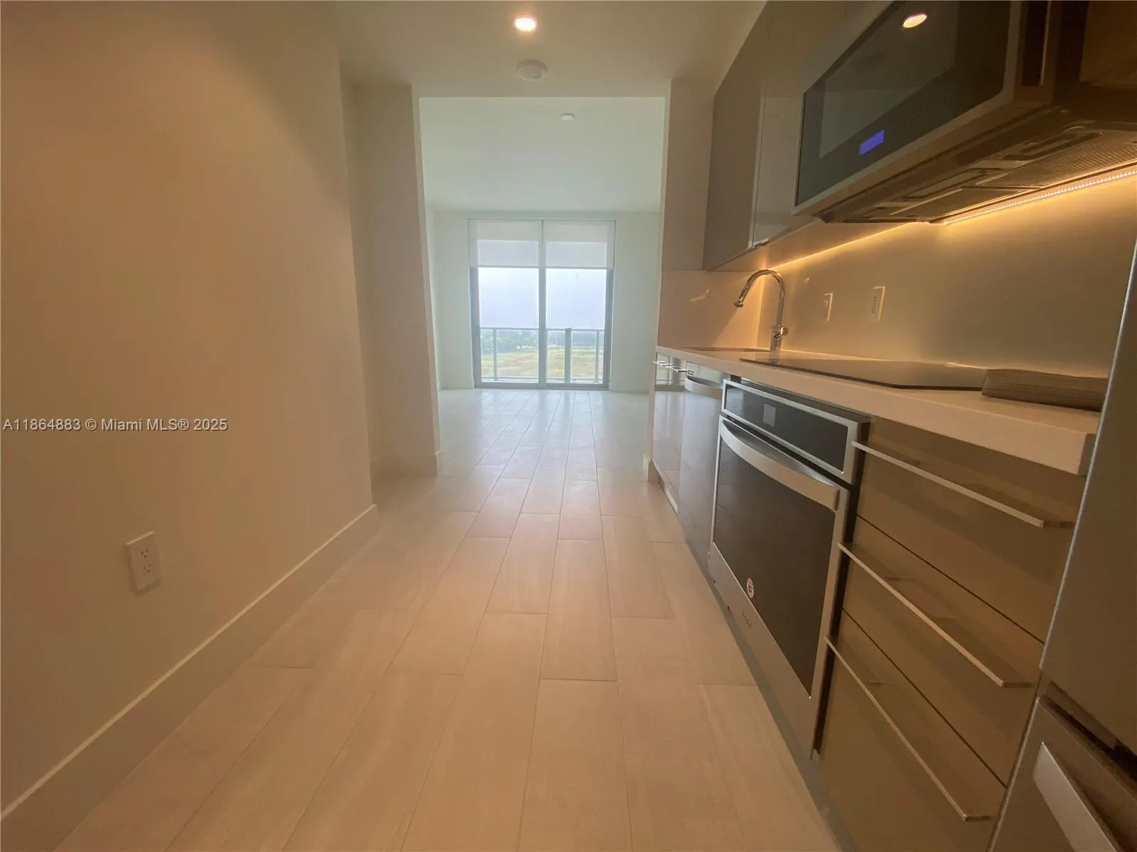 2000 Metropica Way, #408