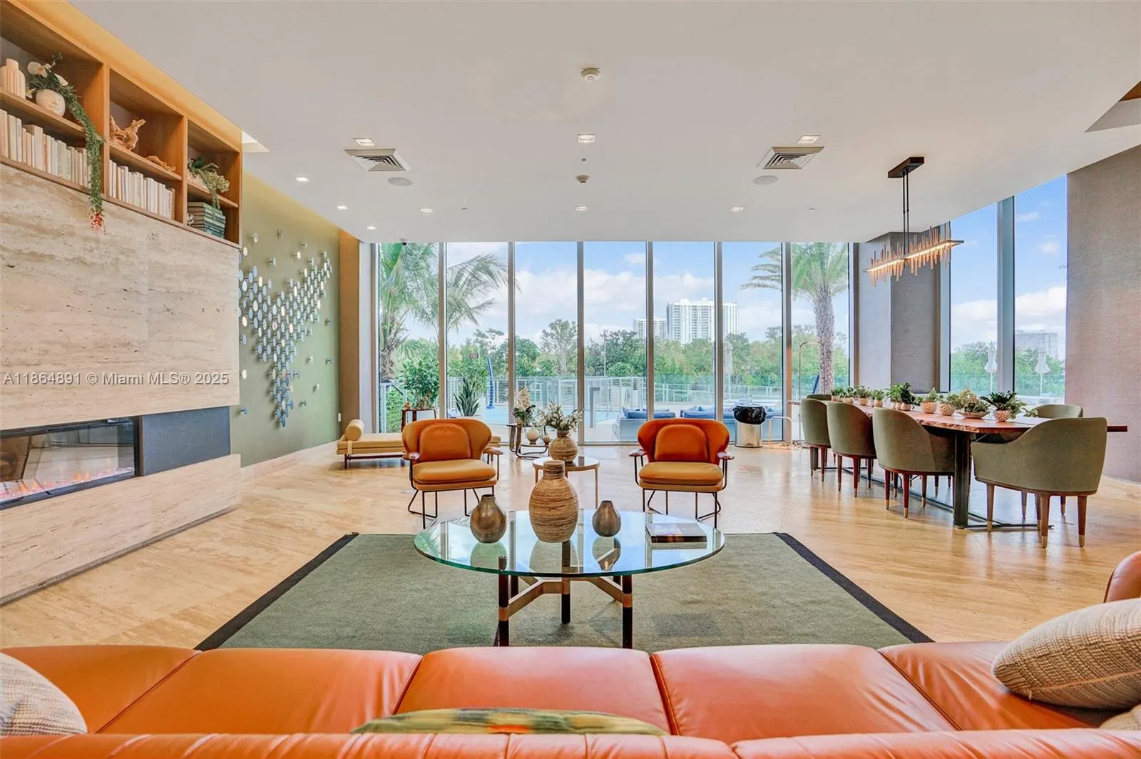 16385 Biscayne, #1618+ 2 Parking