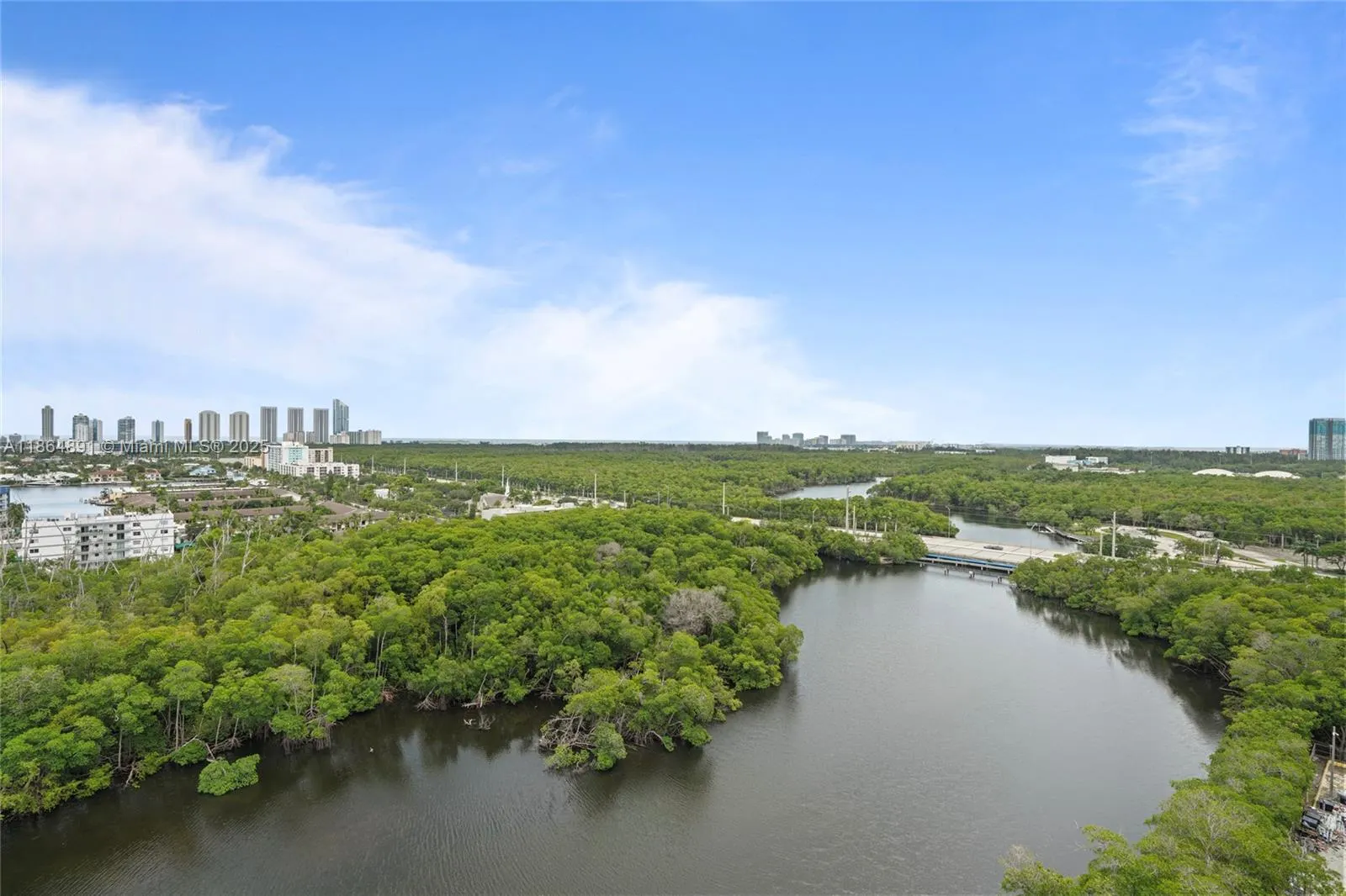 16385 Biscayne, #1618+ 2 Parking