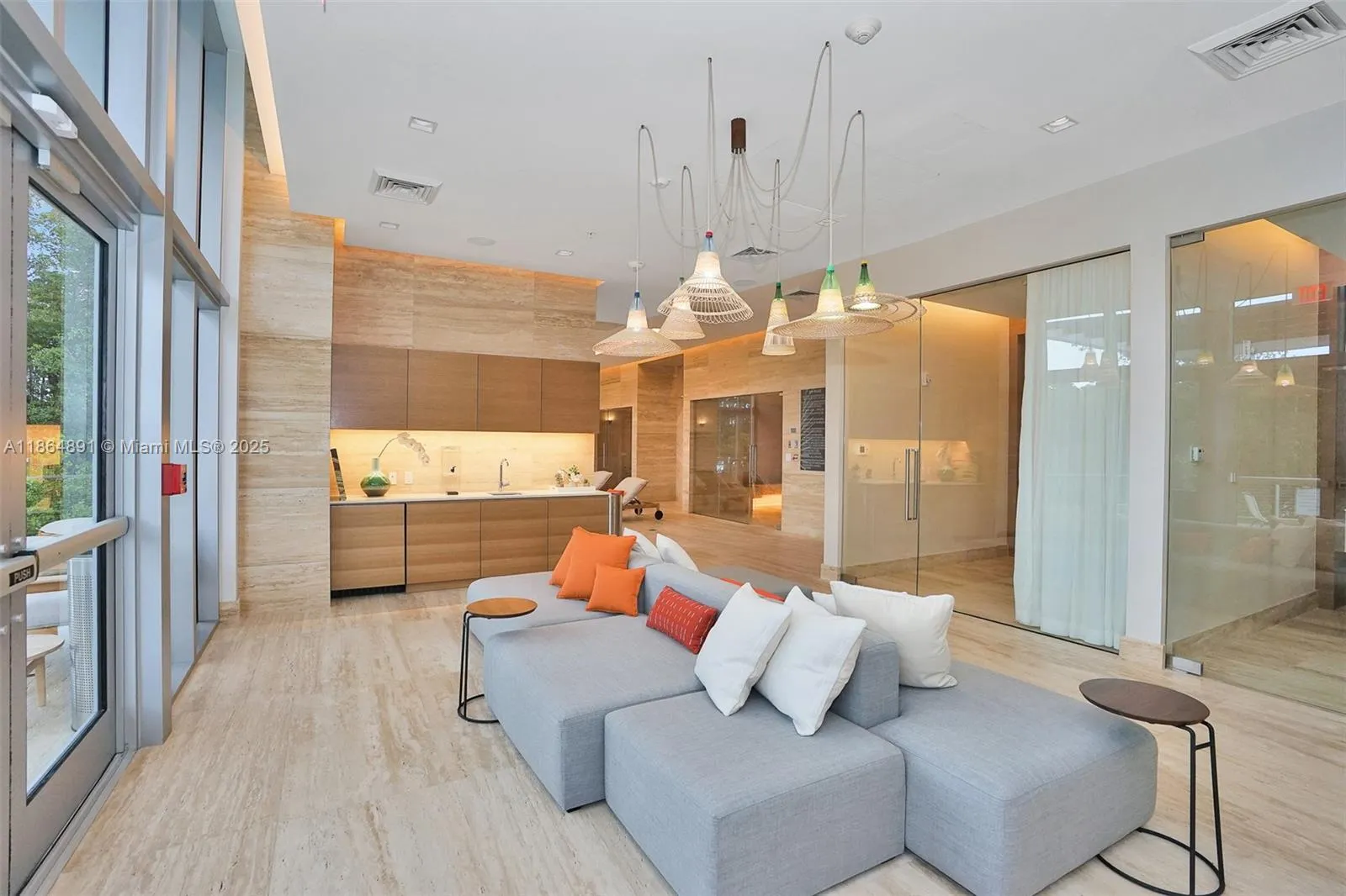 16385 Biscayne, #1618+ 2 Parking