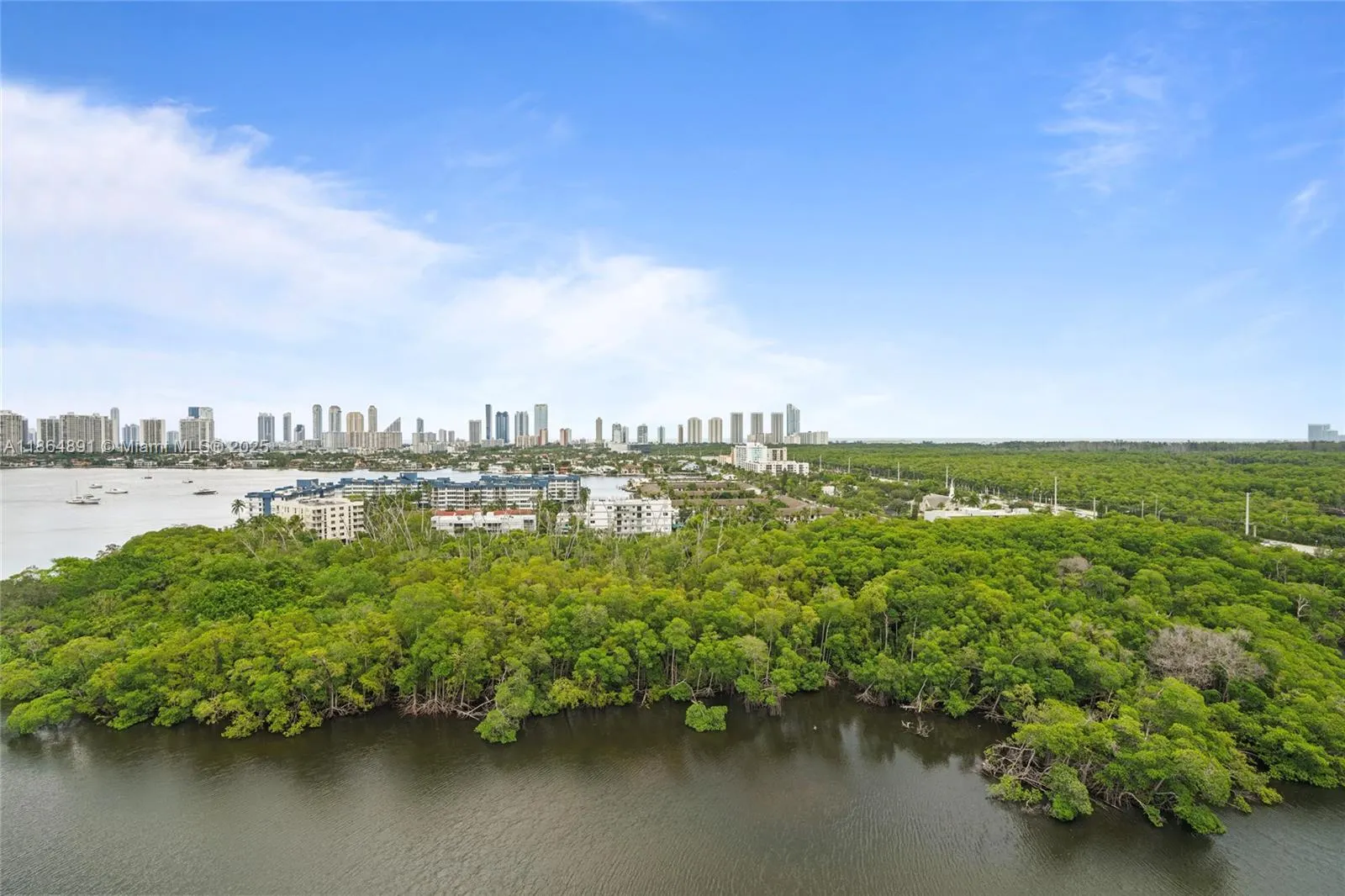 16385 Biscayne, #1618+ 2 Parking