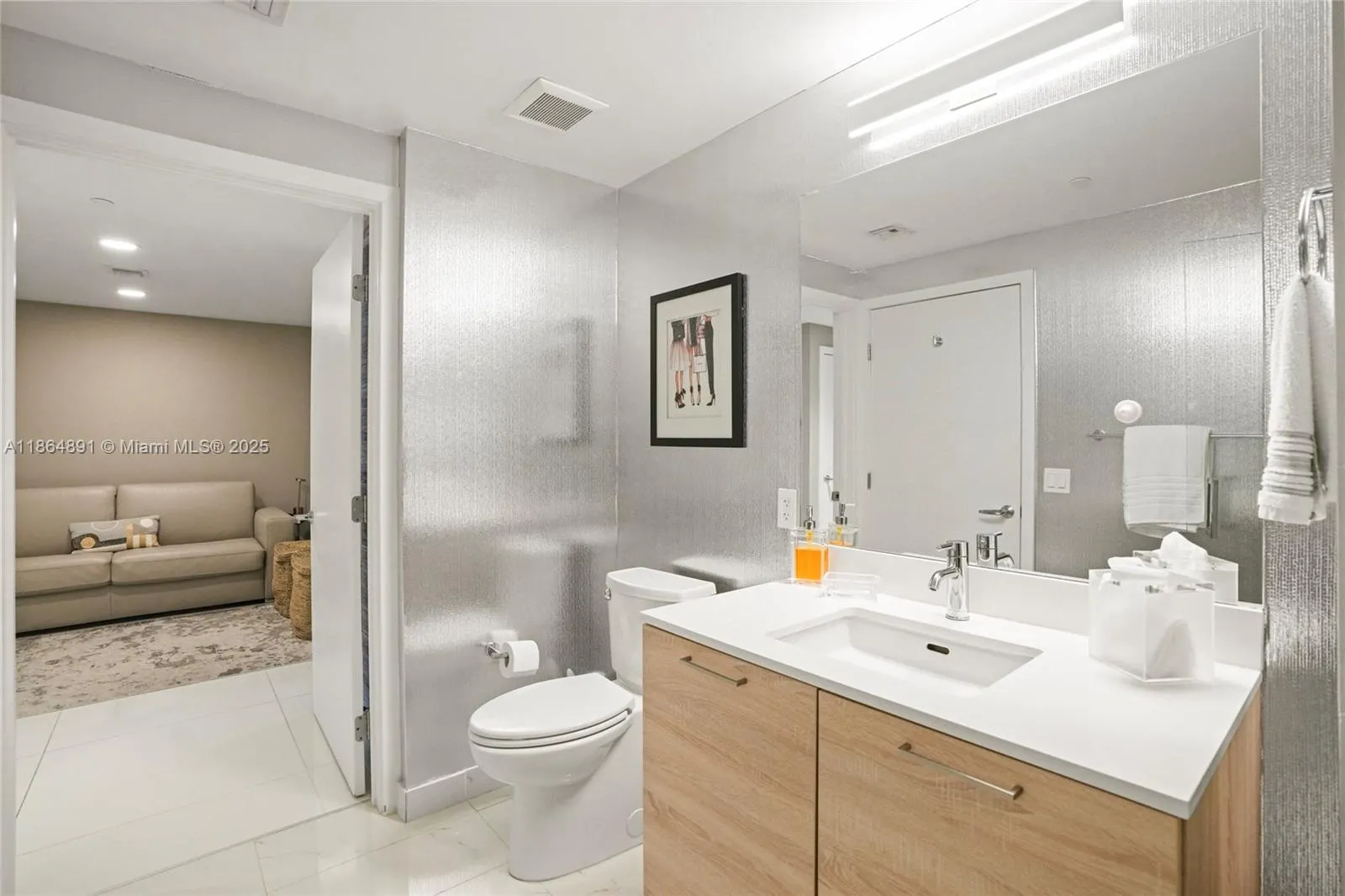 16385 Biscayne, #1618+ 2 Parking