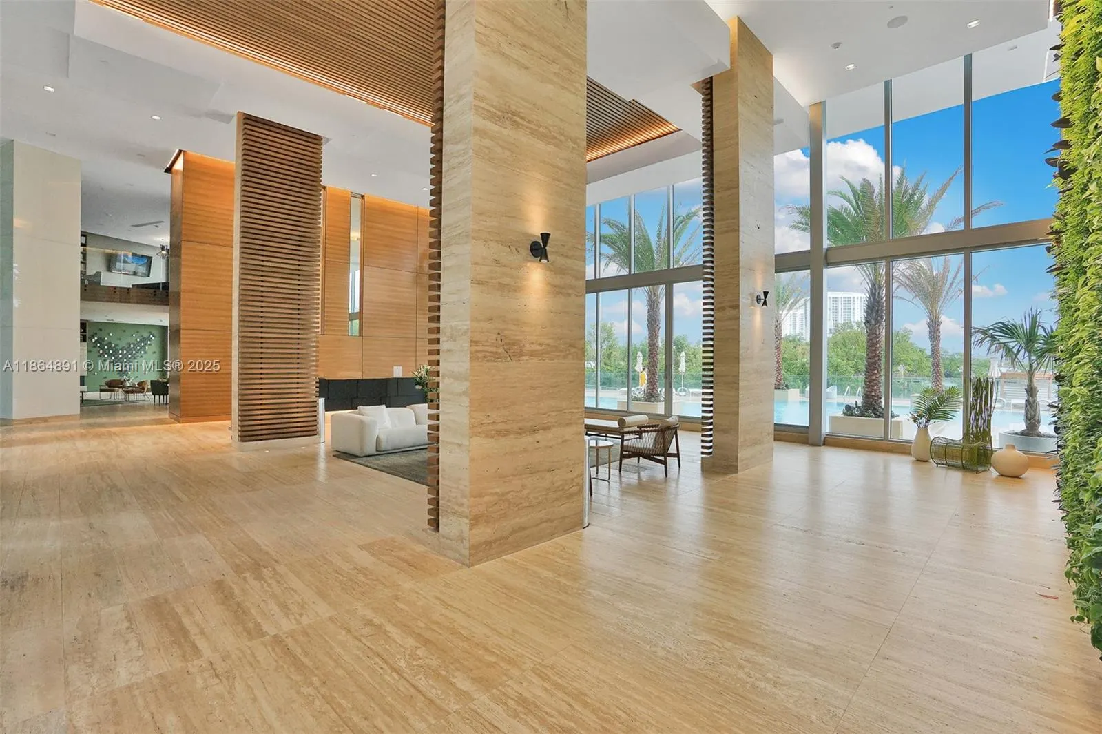 16385 Biscayne, #1618+ 2 Parking