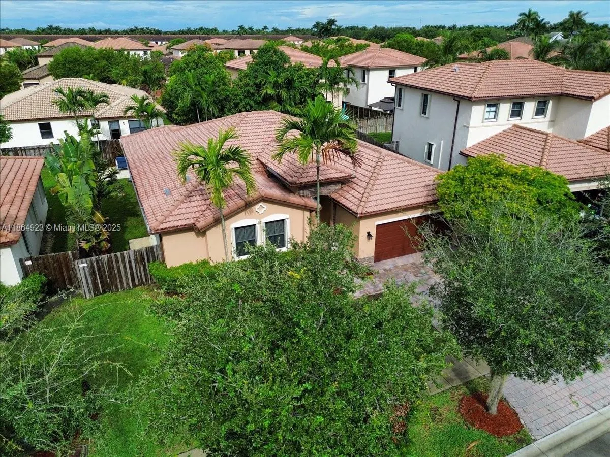 140 SE 36th Ter