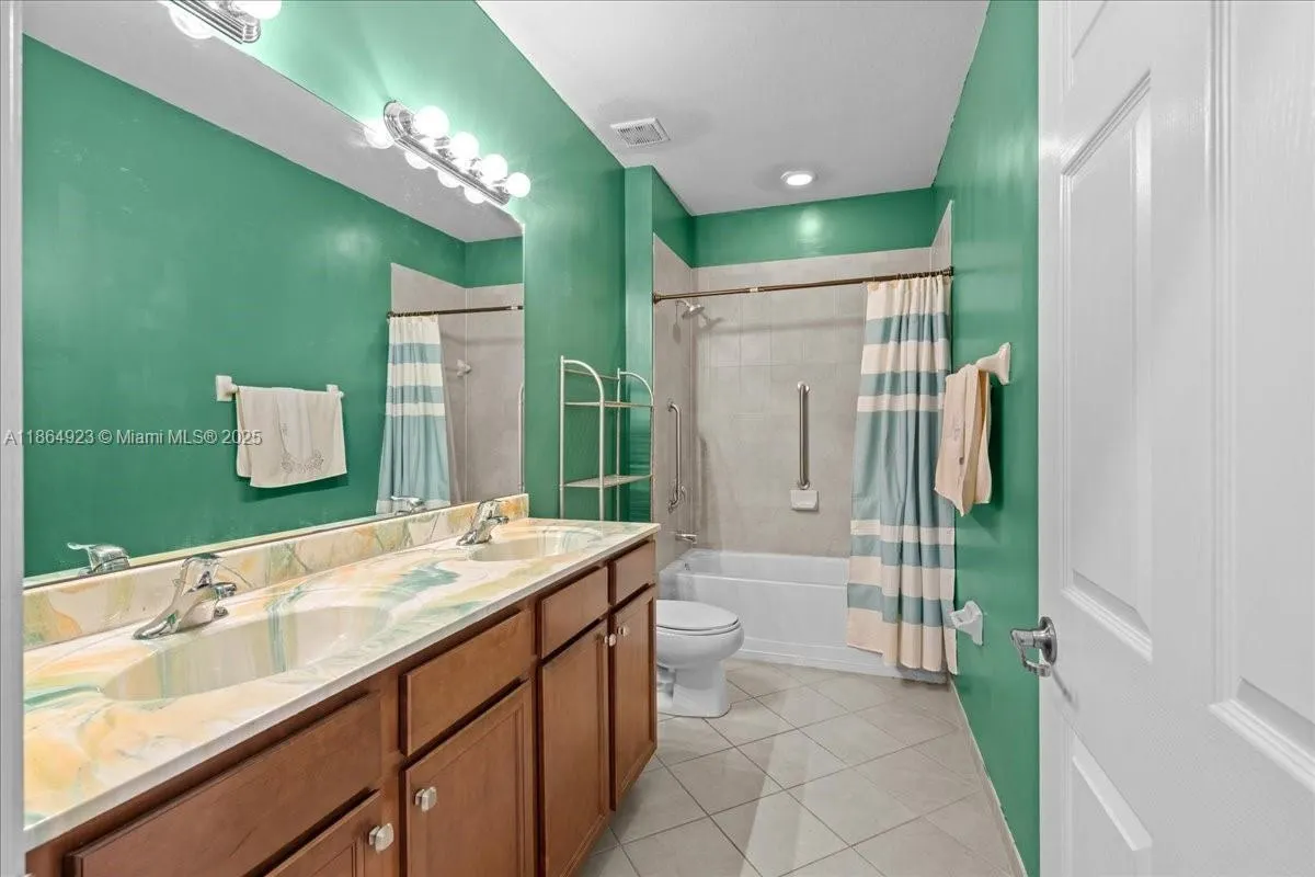 140 SE 36th Ter