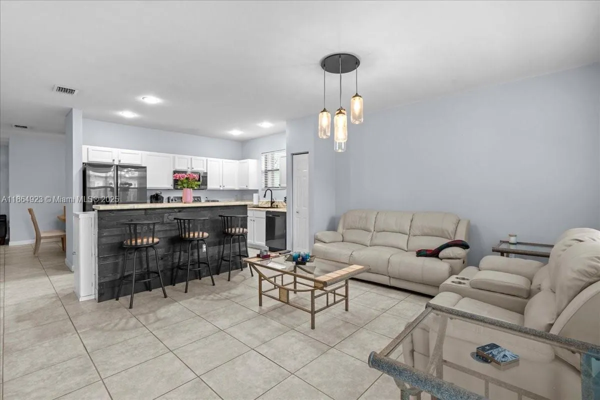 140 SE 36th Ter