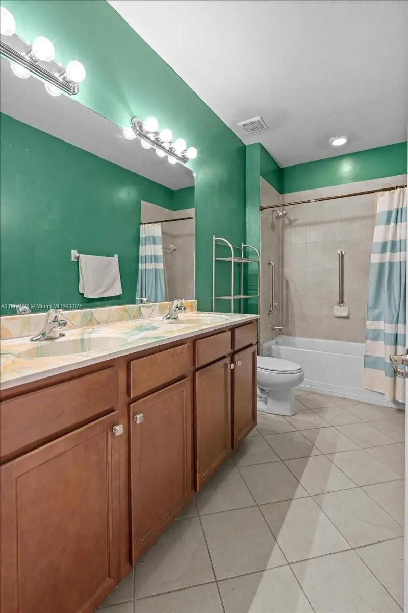 140 SE 36th Ter