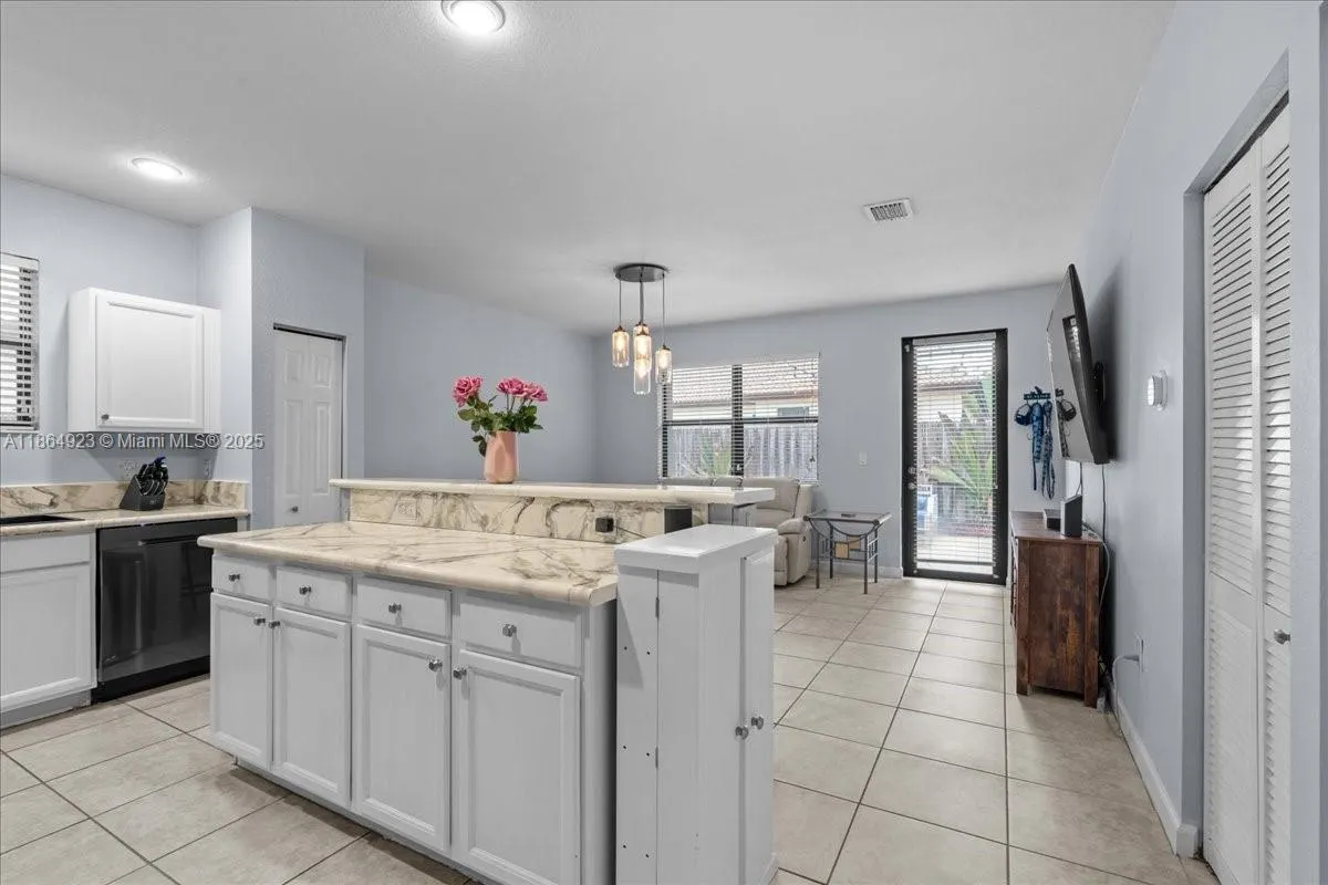 140 SE 36th Ter