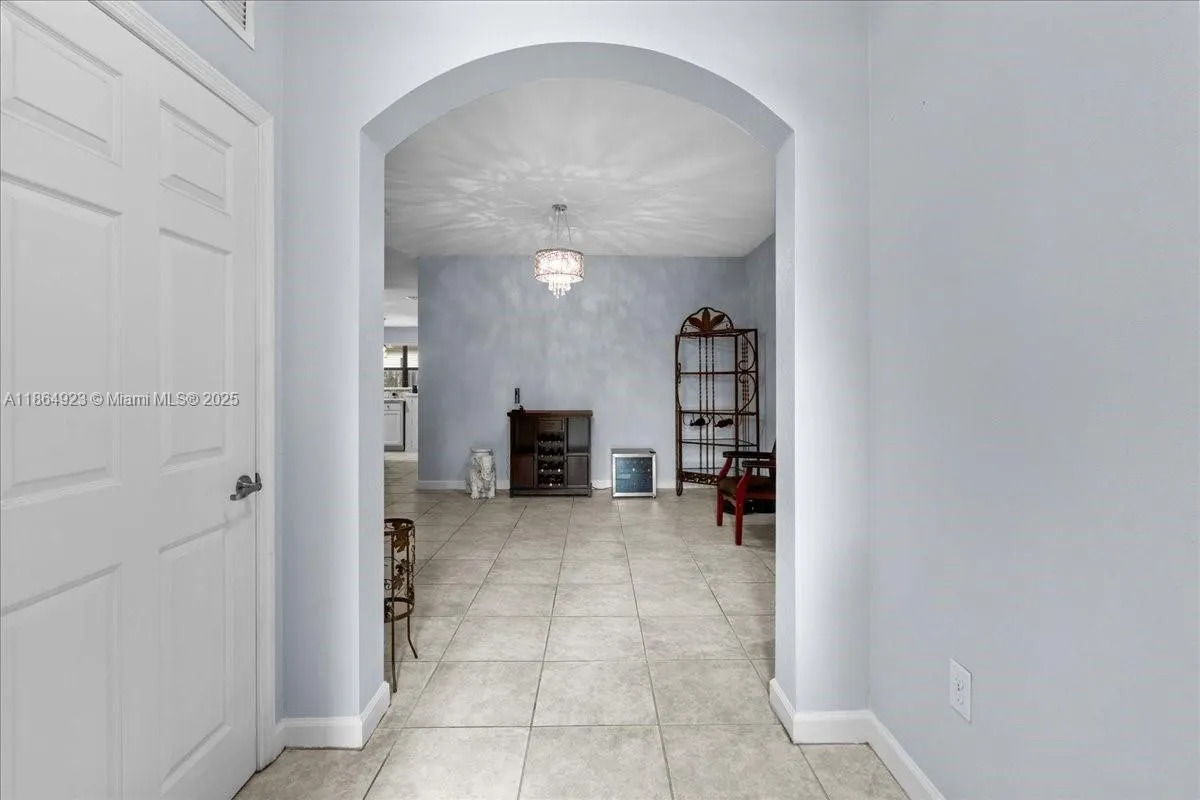 140 SE 36th Ter