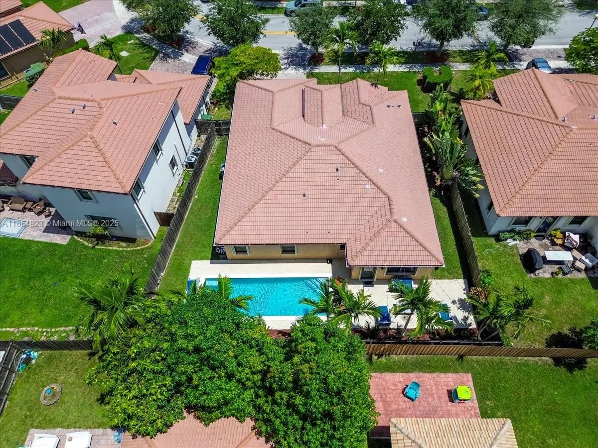 140 SE 36th Ter