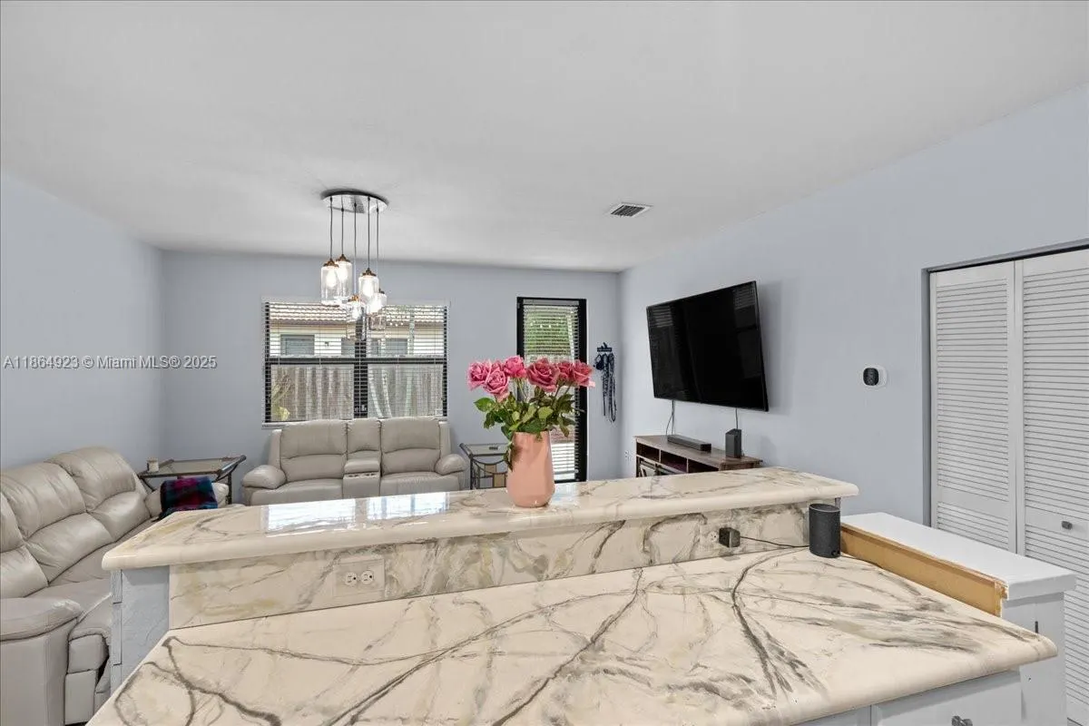 140 SE 36th Ter
