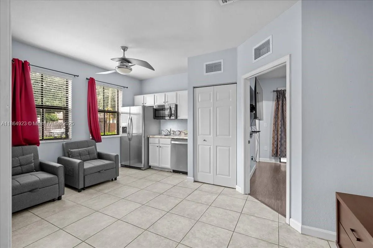 140 SE 36th Ter