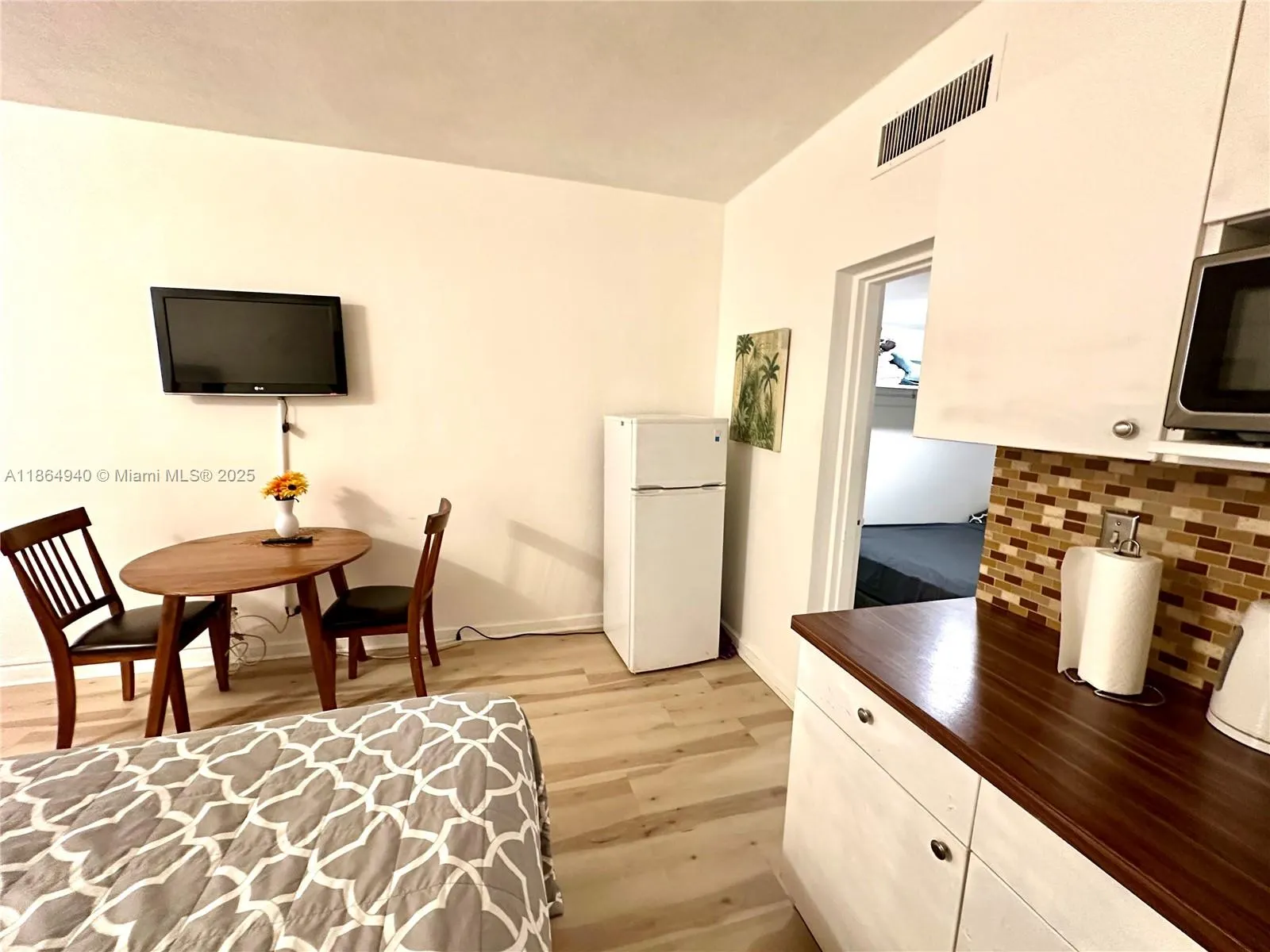 26 Diplomat Pkwy, #2325