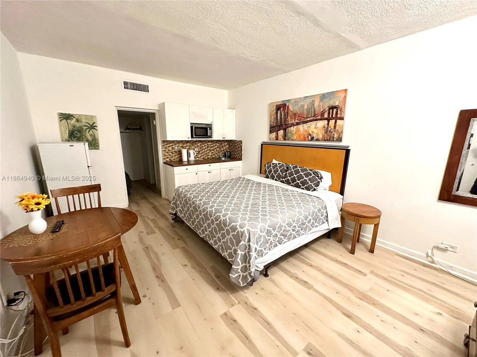 26 Diplomat Pkwy, #2325