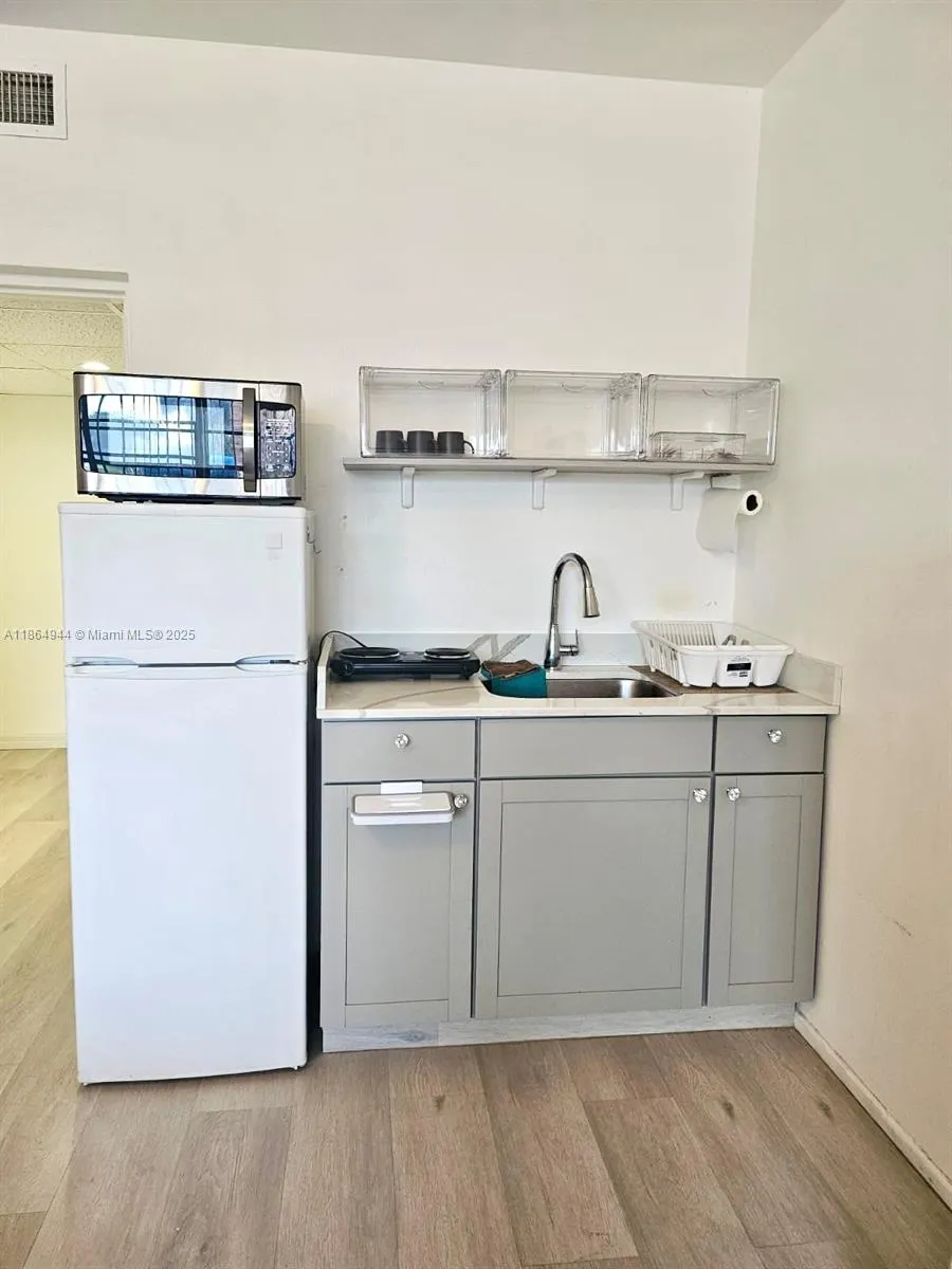 26 Diplomat Pkwy, #2263