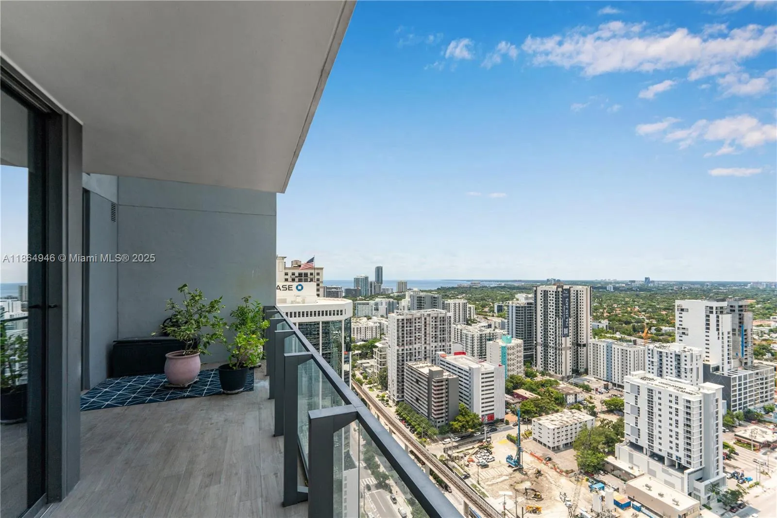 88 SW 7th St, #2910