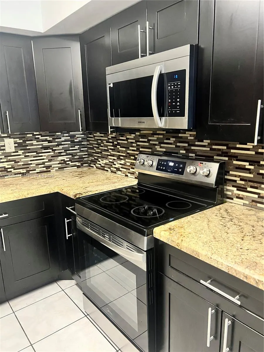 3621 NW 95th Ter, #523
