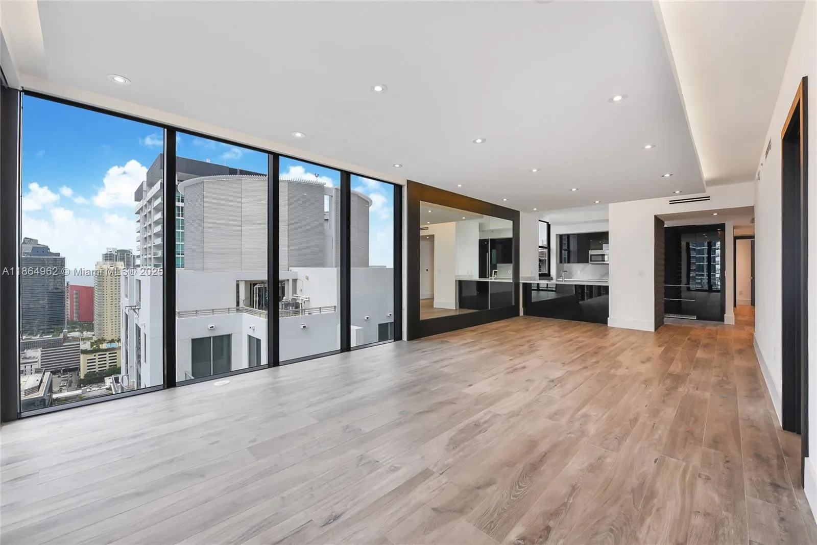 1010 Brickell Ave, #3905