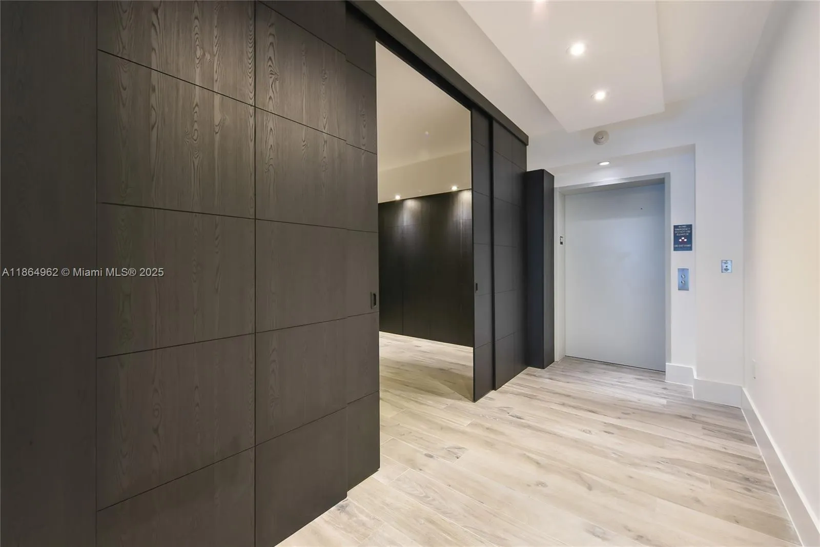 1010 Brickell Ave, #3905