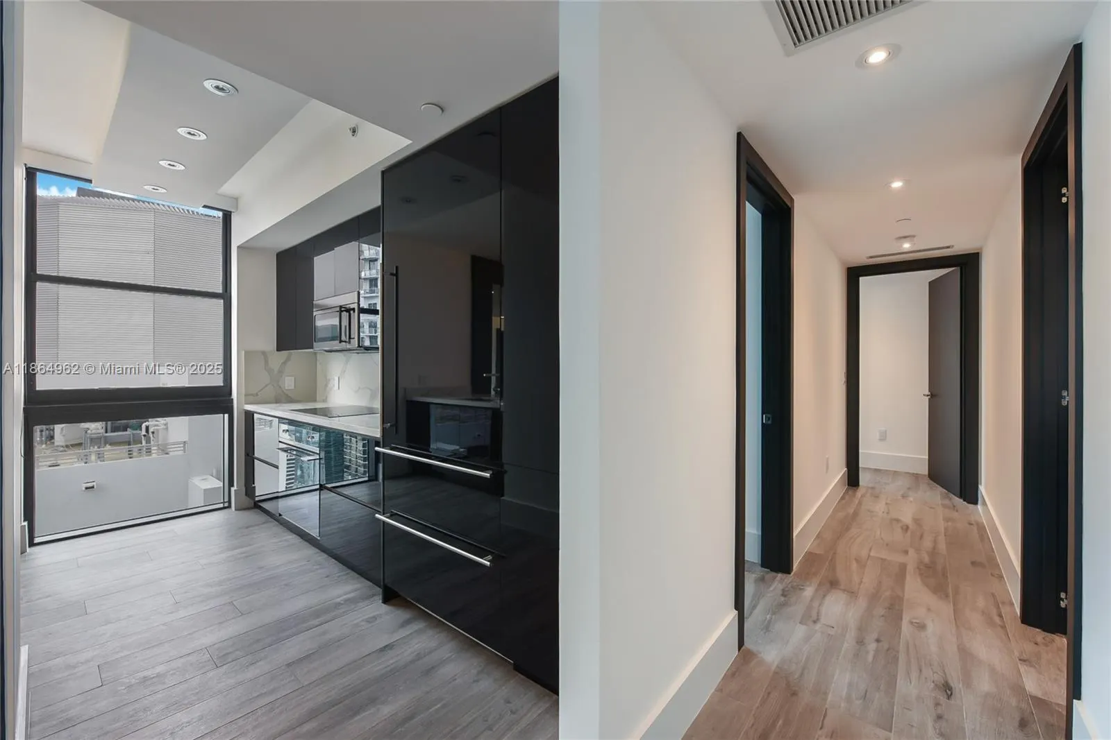 1010 Brickell Ave, #3905