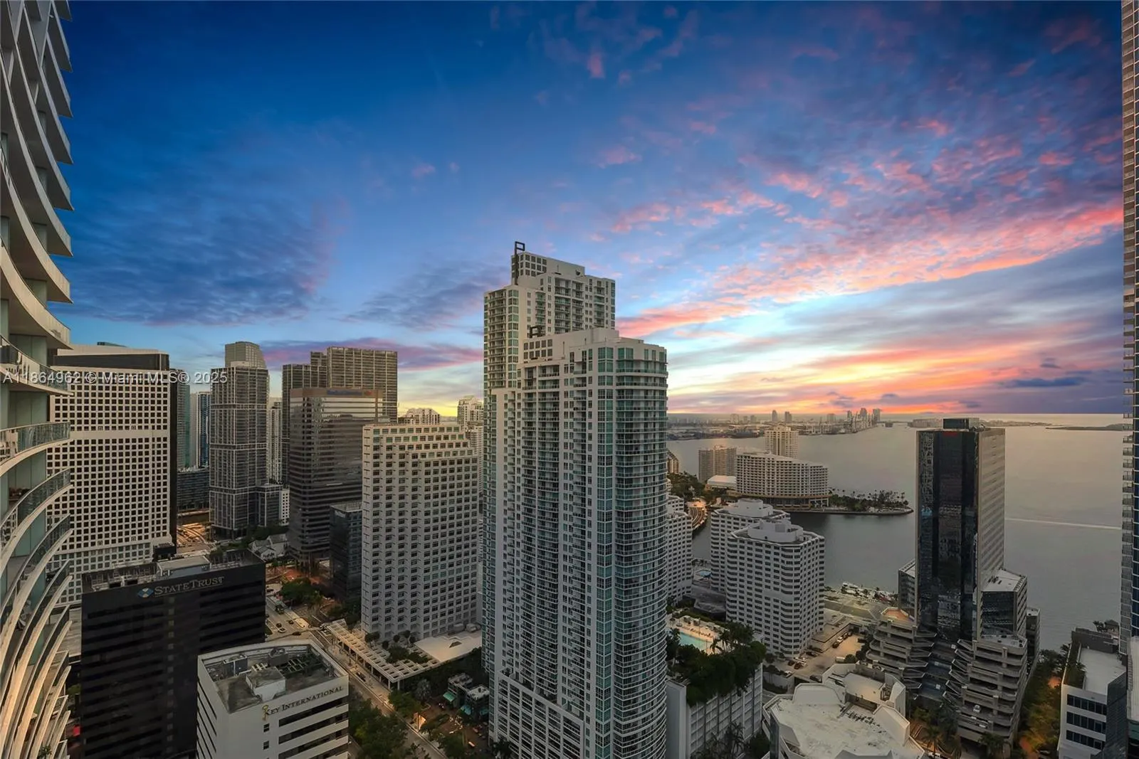 1010 Brickell Ave, #3905